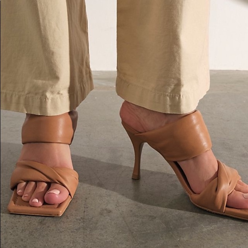 ALOHAS. Puffy Mule Heels.